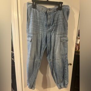 American eagle joggers jeans